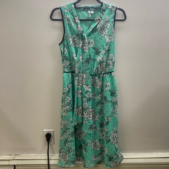 Elle Dresses & Skirts - Mint green sleeves floral dress XS